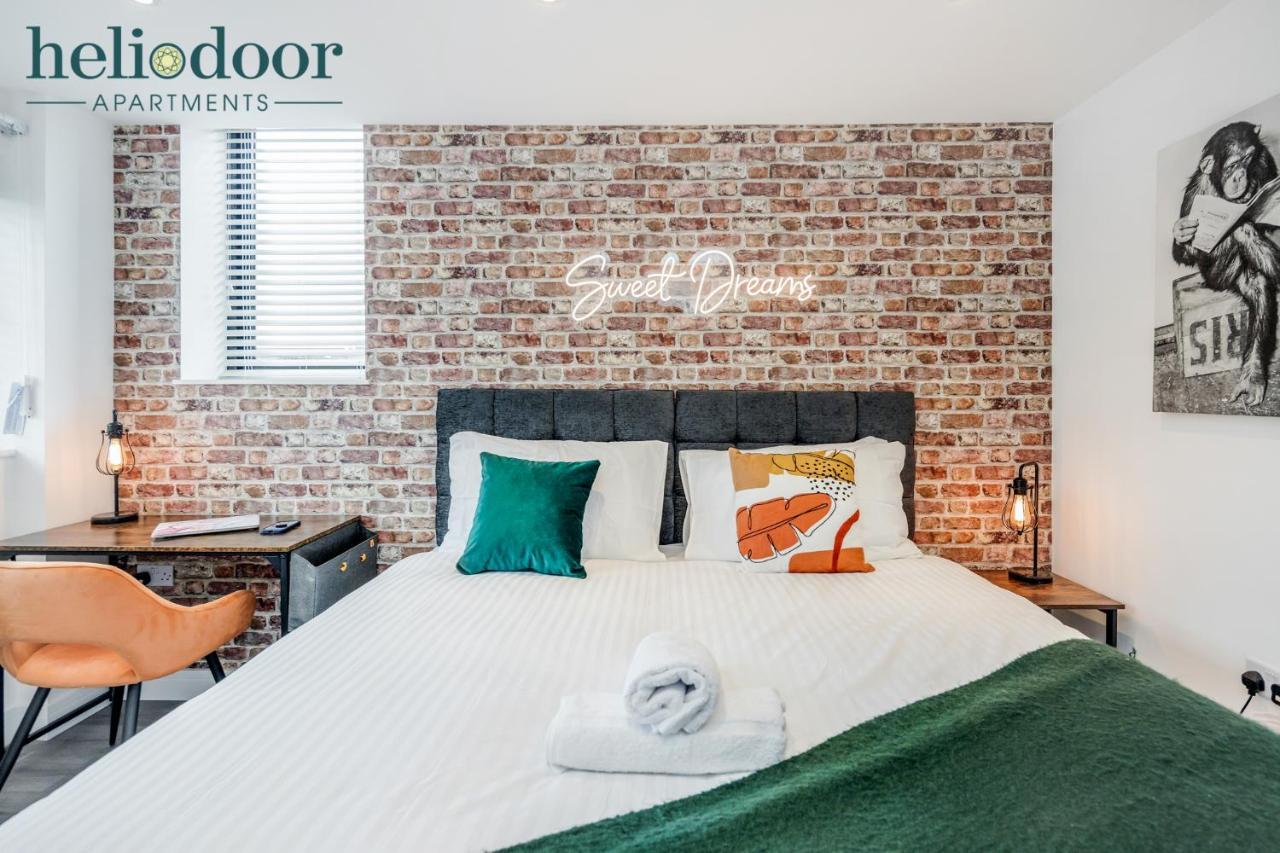 Milton Keynes Apartments, Sleeps Up To 5, Free Parking, Free Wifi & Movies, 7 Mins Drive To Milton Keynes Central Station For Direct Trains To London & The North Eksteriør billede