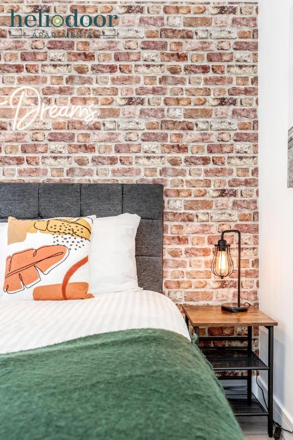 Milton Keynes Apartments, Sleeps Up To 5, Free Parking, Free Wifi & Movies, 7 Mins Drive To Milton Keynes Central Station For Direct Trains To London & The North Eksteriør billede